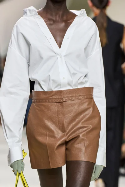 Look 99